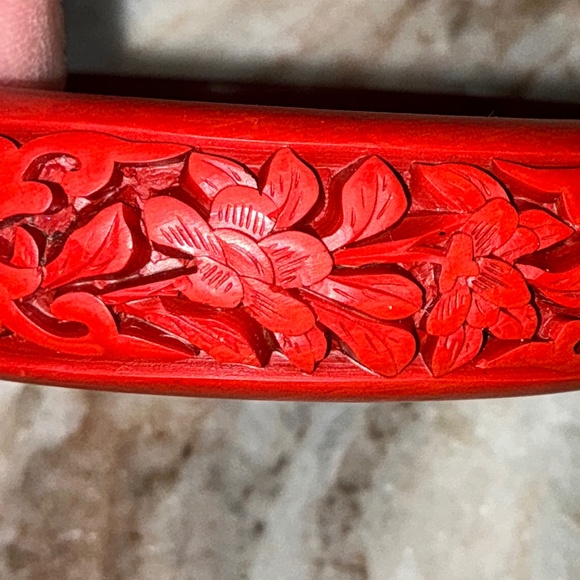 #41. VINTAGE CARVED CINNABAR (43 GRAM) BANGLE - Picture 2 of 2